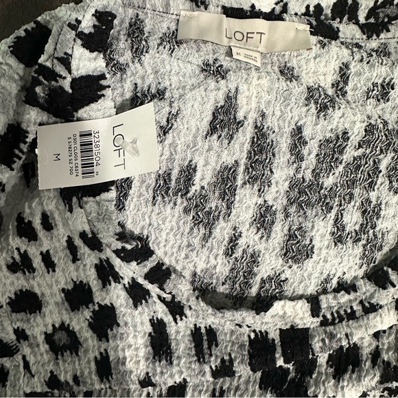 LOFT Gray Black Animal Print Puff Sleeve Top Size Medium NEW Business Work - Picture 7 of 7